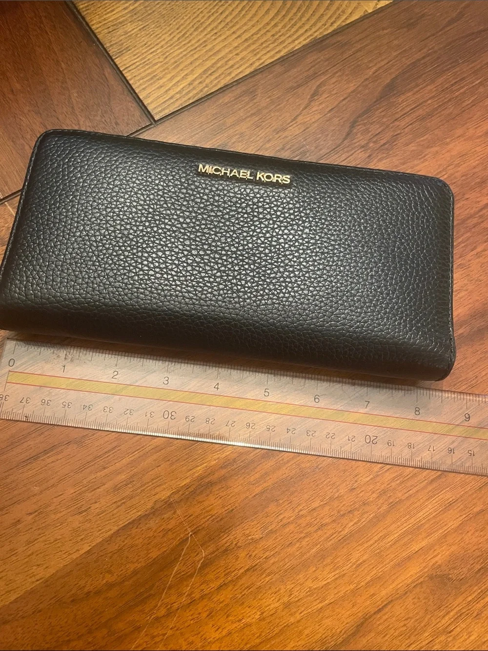 MICHAEL KORS Jet Set Travel Continental Black Leather Zip Wallet
